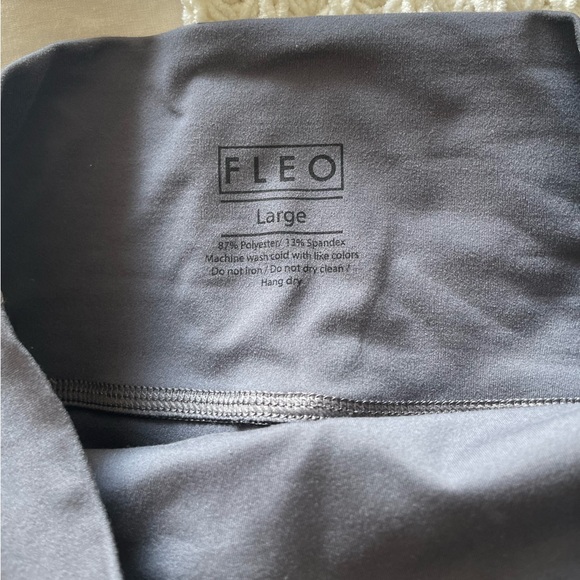 FLEO El Toro 25” Legging - Picture 2 of 5